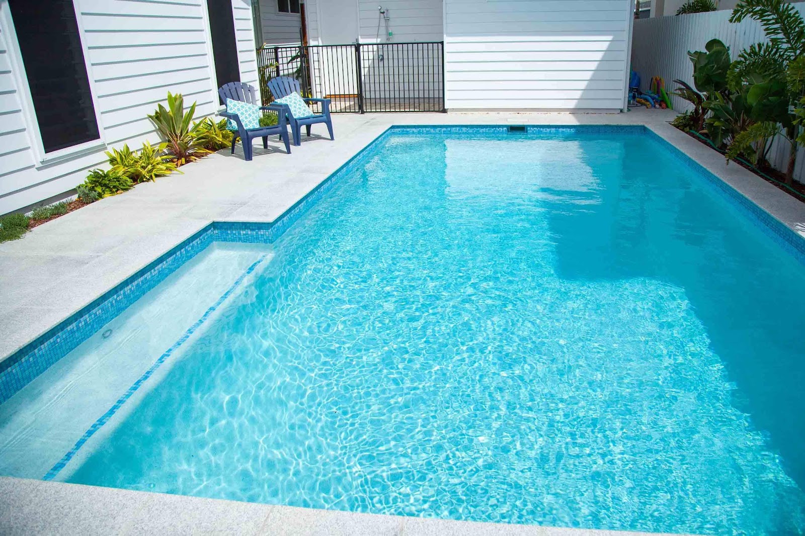 You are currently viewing The Purpose of Pool Tiles in Modern Designs